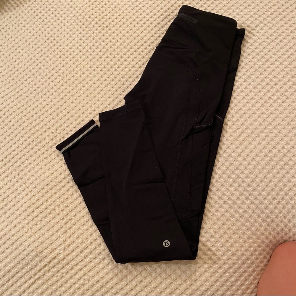 Lululemon wunder under material